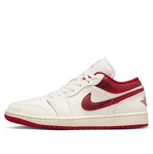 New WOMEN'S Nike  AIR JORDAN 1 LOW SEWomen – Sail/Varsity Red-team Red 7